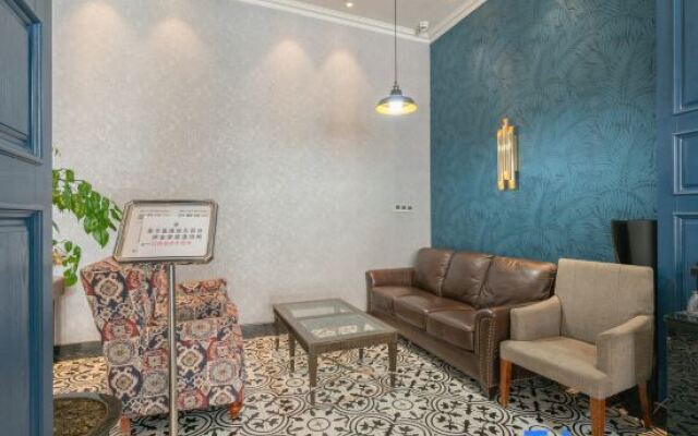 Yujing Saussurea French Style Hotel