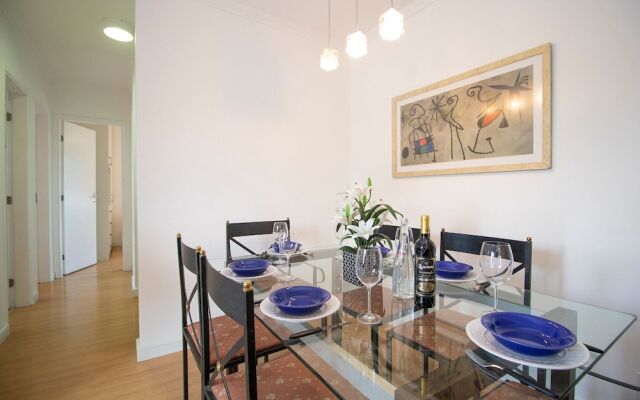 3 Bedrooms - Modern - Close to the Mall