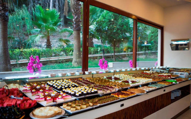 Miarosa İncekum Beach Hotel