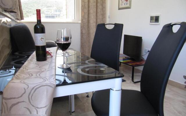 Apartmans and Rooms Dunjini Dvori