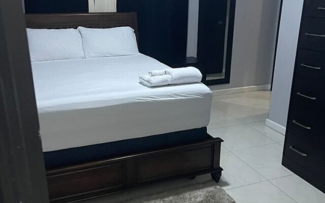 Impeccable 2-bed Apartment in Kingston With Pool