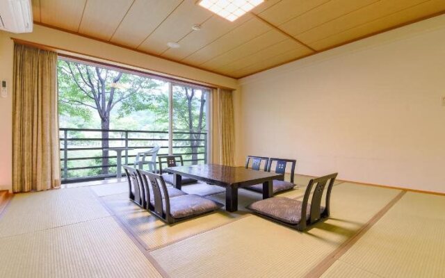 Higashiyama Onsen Maple Plaza