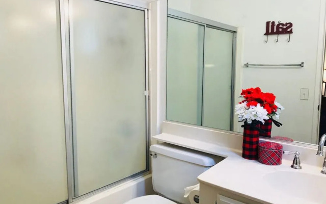 Lakeside Escape Condo