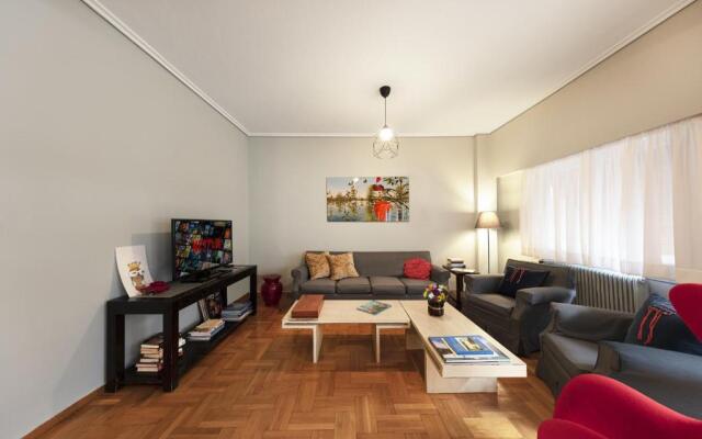 Spacious 3 Bedroom apt near Acropolis museum