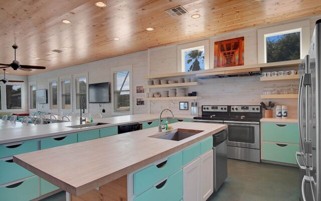 Beach Club Clubhouse 2