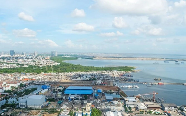 Spacious 2BR Condominium Seaview Apartment