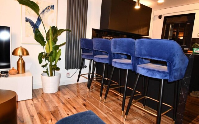 Stunning 2 bed Apartment, in the Heart of Exeter