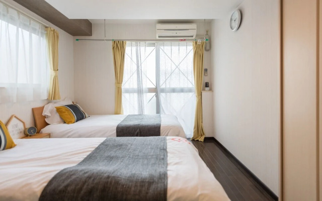 Yeah Room Zeus The Garden