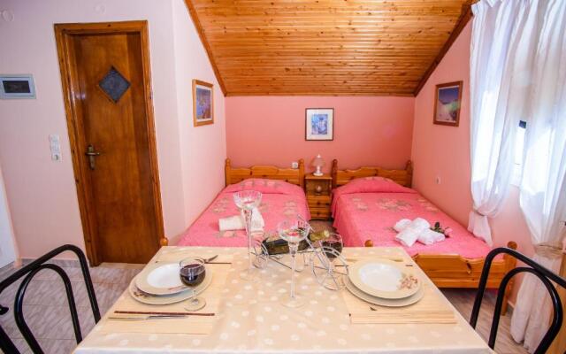 Dimitra Apartments & Studios