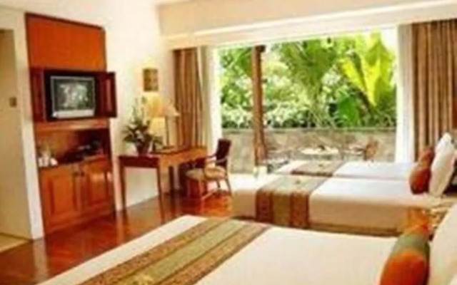 Sunny C Hotel