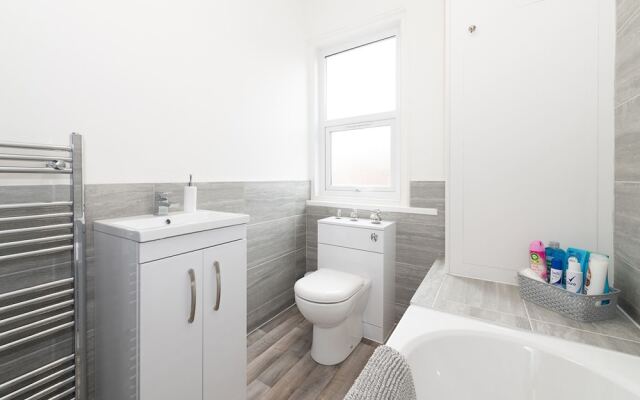 Modern Refurbished Home In Exeter