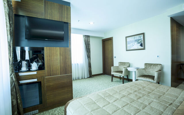 Vivaldi CE Gold Hotel