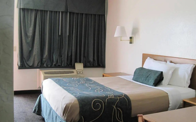 Travelodge by Wyndham Winslow