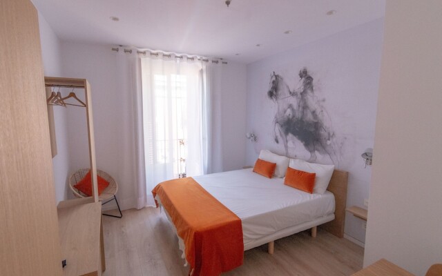 Plaza Mayor Suites & Apartments