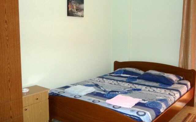 Tanis Guesthouse