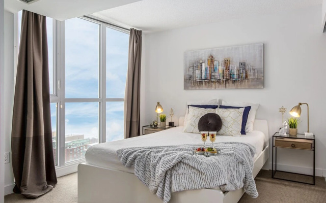 Premier High-Rise Downtown Suites