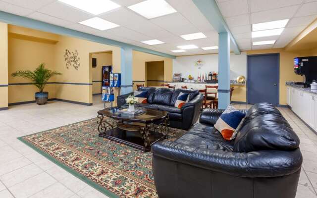 Super 8 by Wyndham Newcomerstown