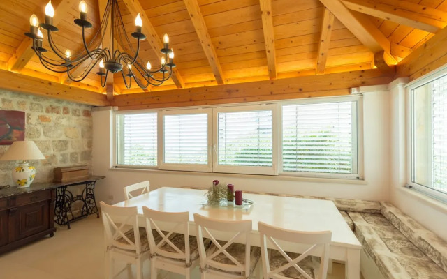 Hedera Estate Hedera A16