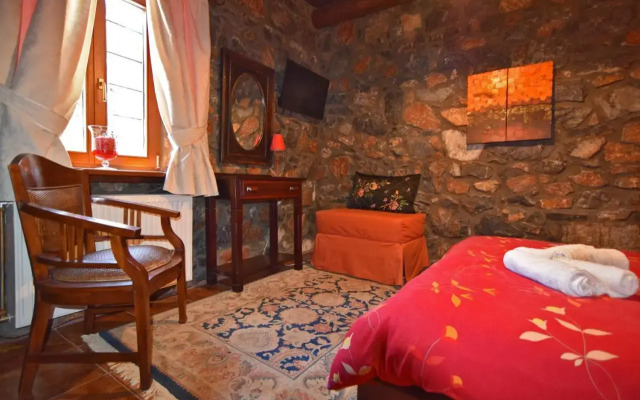 Luxurious Residence at the Village Square