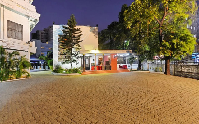 AMS Raj Palace Sundar