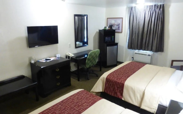 Red Roof Inn & Suites Piqua