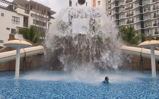 SG Resort Residence, studio, sea & pool view, high level unit - photo 3