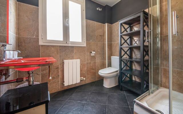 Modern House 2 Km From The Beach (R87)