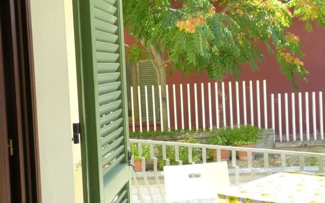 B&B Home Larina