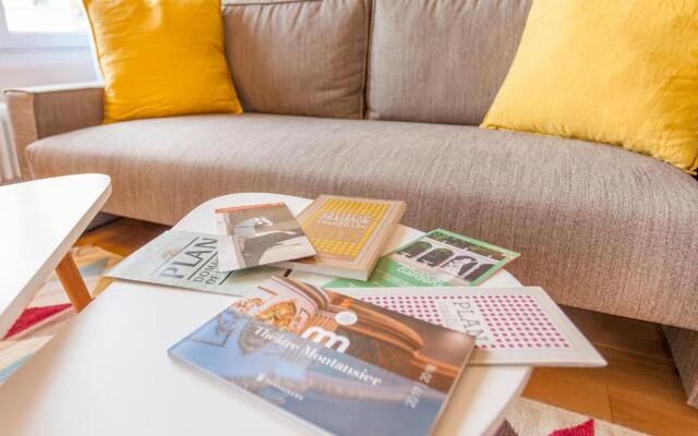 Greeter-Le Petit Versailles