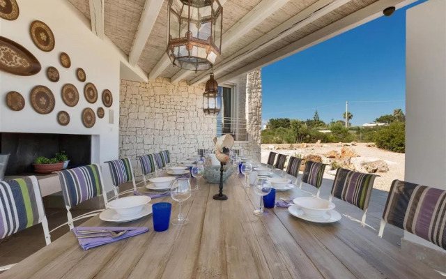 246 Villa Extralusso con Piscina a Manduria