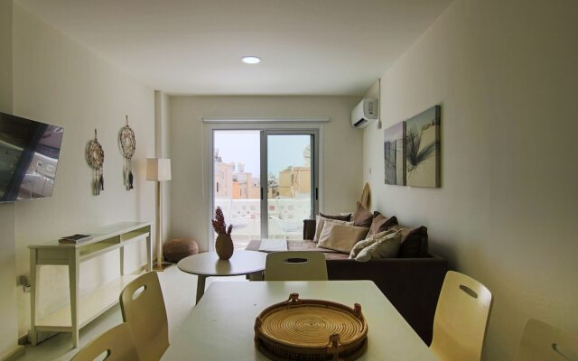 Phaedrus Living City View Fountain Court 113