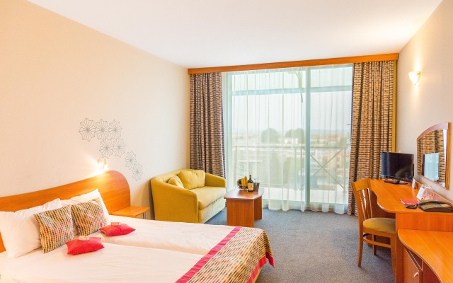 MPM Kalina Garden Hotel