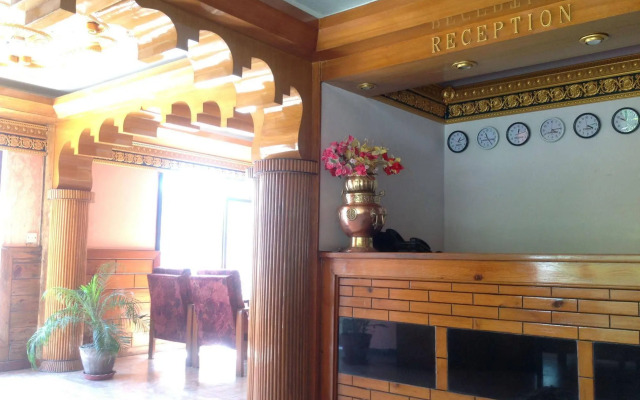 Khumbila Hotel