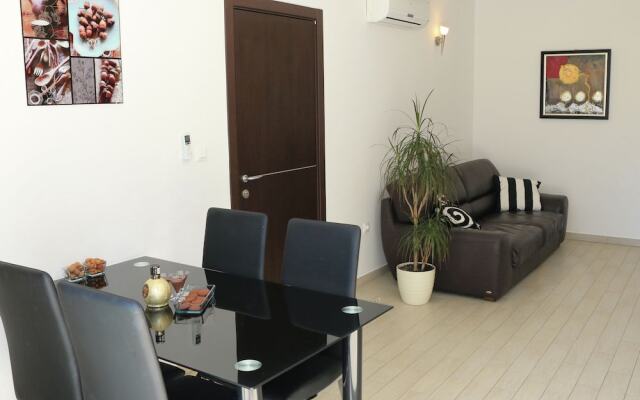 Modernistic Apartment in Primosten With Pool