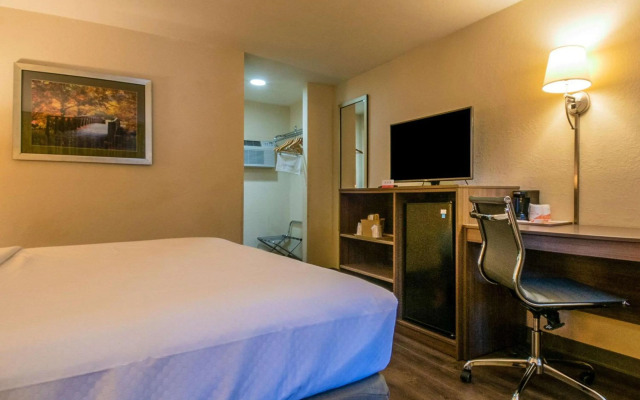 Econo Lodge Cherokee Near River Park