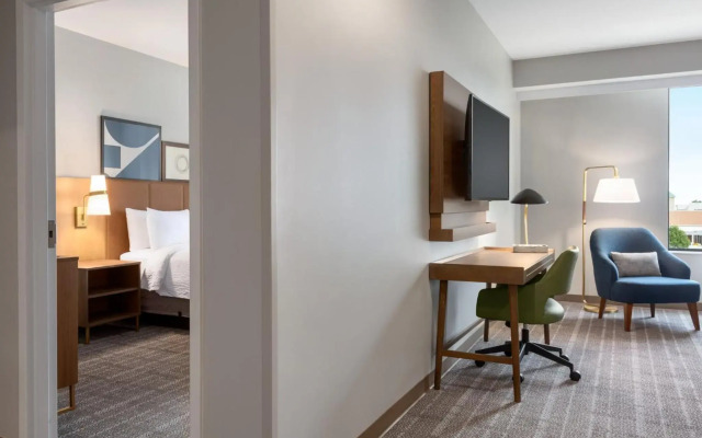 Hawthorn Suites by Wyndham Williamsville Buffalo Airport