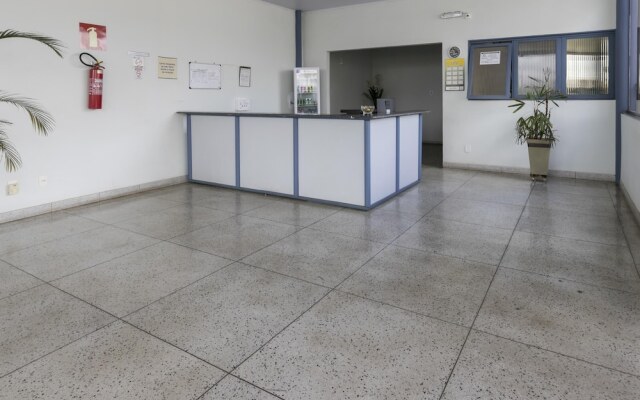 OYO Avenida Park Hotel