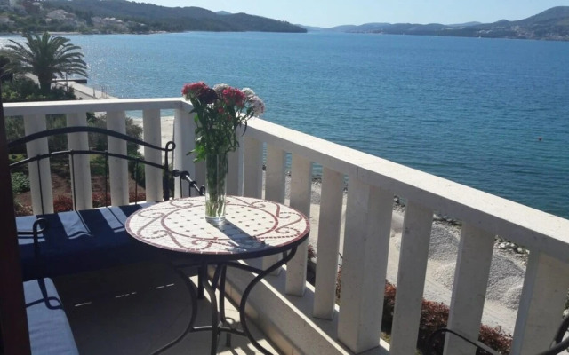 Antonia - 5 m From sea - A5