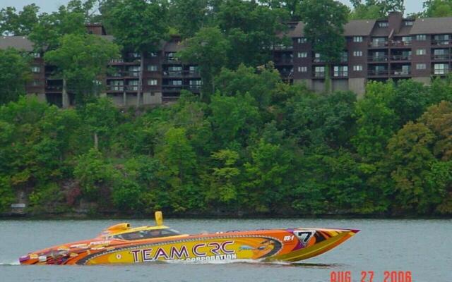 Loft , boat dock, 2 bedrooms , pet friendly