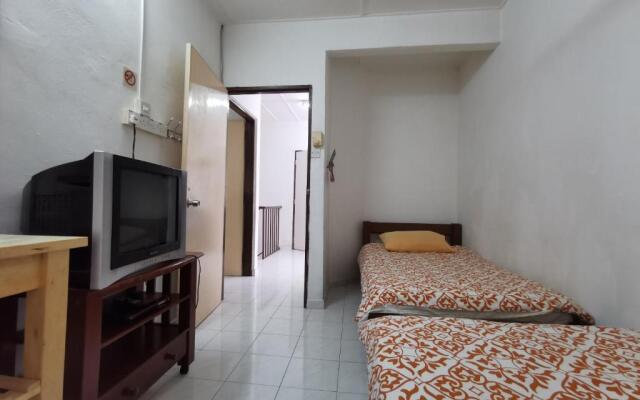 Cheerful 4-Bedrooms Residents Home