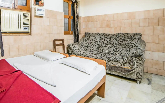 Sree Radha Lodge by OYO Rooms