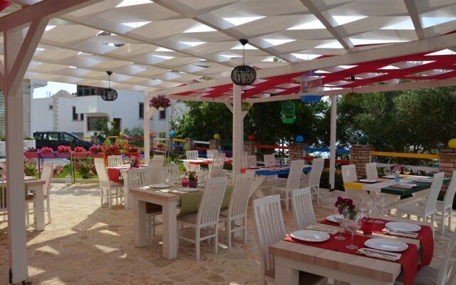 Viola Garden Hotel Restaurant