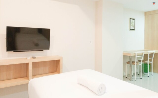 Tranquil And Comfort Studio At De Prima Apartment