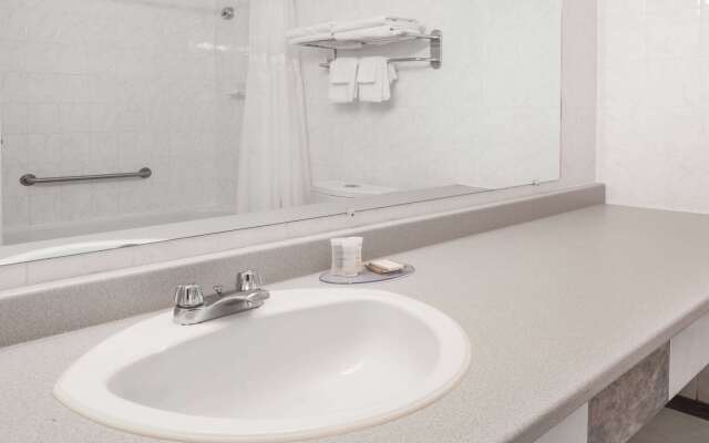 Thriftlodge by Wyndham Moncton