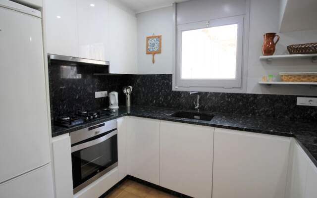 Amazing Villa in Empuriabrava With Swimming Pool