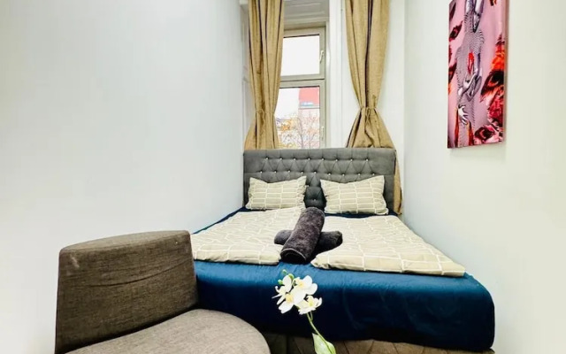 9BR Apt for 18P Walk to Augarten