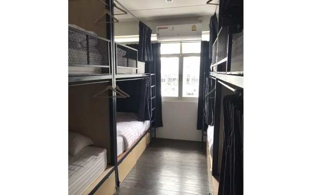 White Wall Poshtel - Hostel
