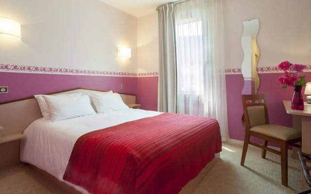 Brit Hotel Chinon le Lion d'Or