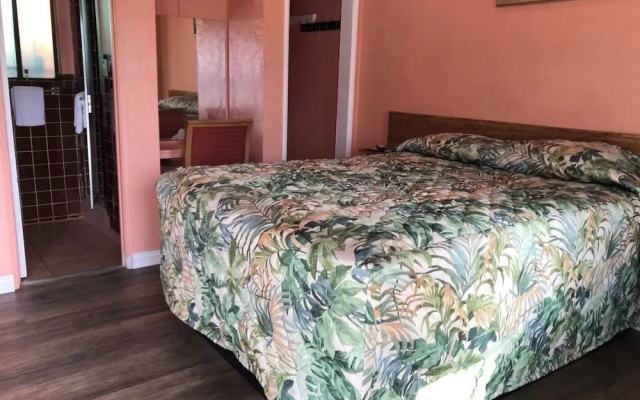 Raymoure Motel