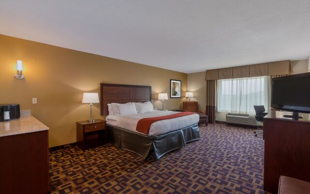 Holiday Inn Express Hotel & Suites Salina
